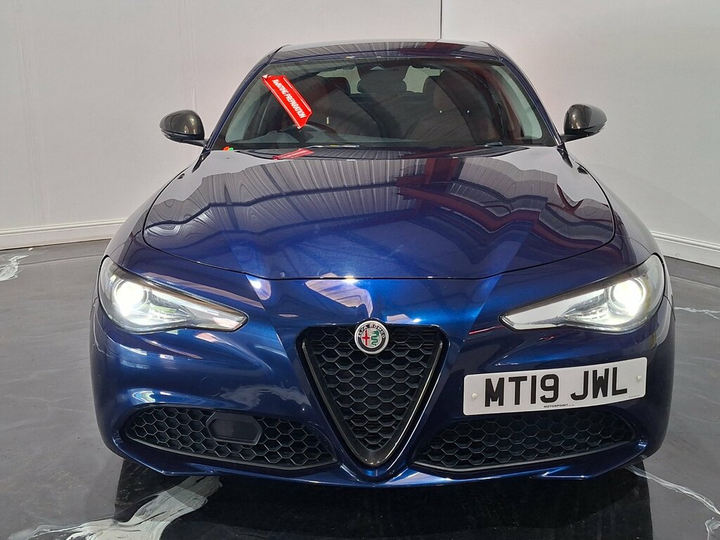 Alfa Romeo Giulia 2.0T Nero Edizione Saloon Euro 6 Red #2