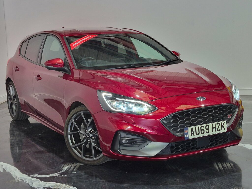 Ford Focus 2.0 Ecoblue St Hatchback Euro 6 Red