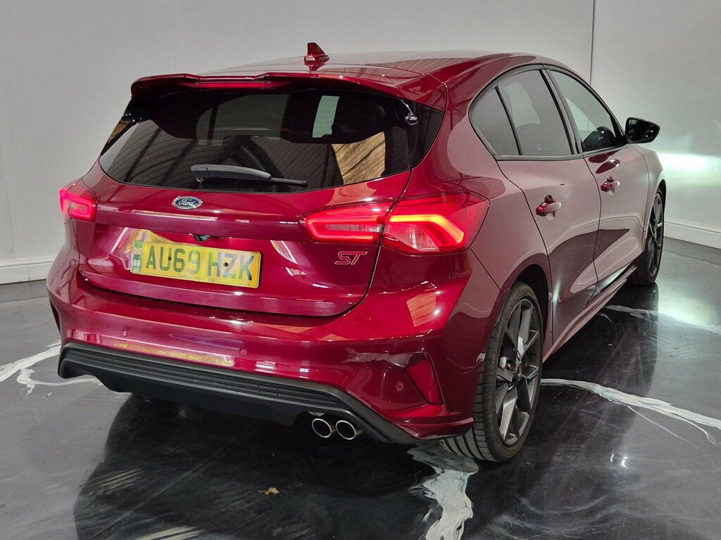 Ford Focus 2.0 Ecoblue St Hatchback Euro 6 Red #4