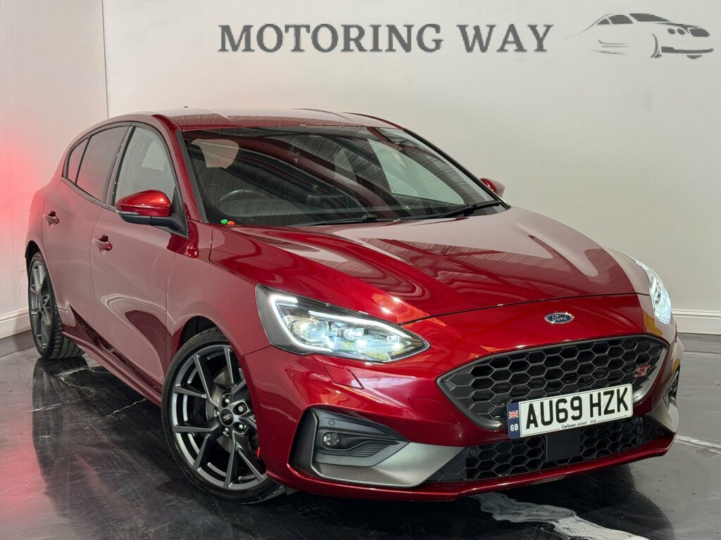 Ford Focus 2.0 Ecoblue St Hatchback Euro 6 AU69HZK Red