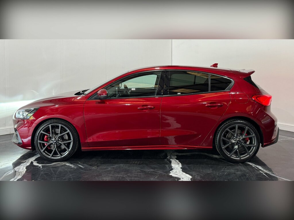 Ford Focus 2.0 Ecoblue St Hatchback Euro 6 Red #5