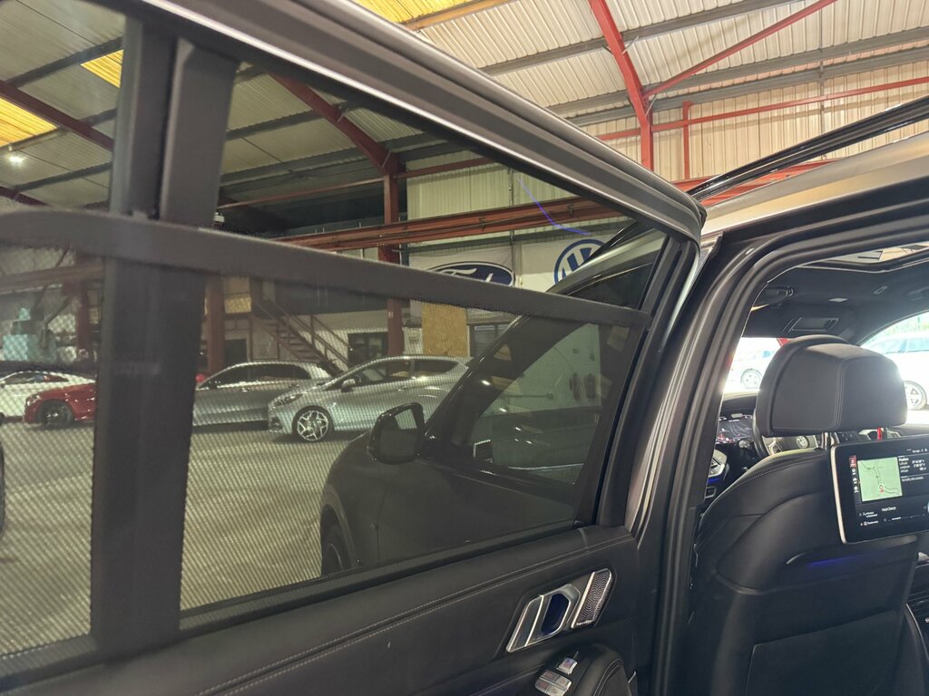 BMW X7 X7 M50d Black #17