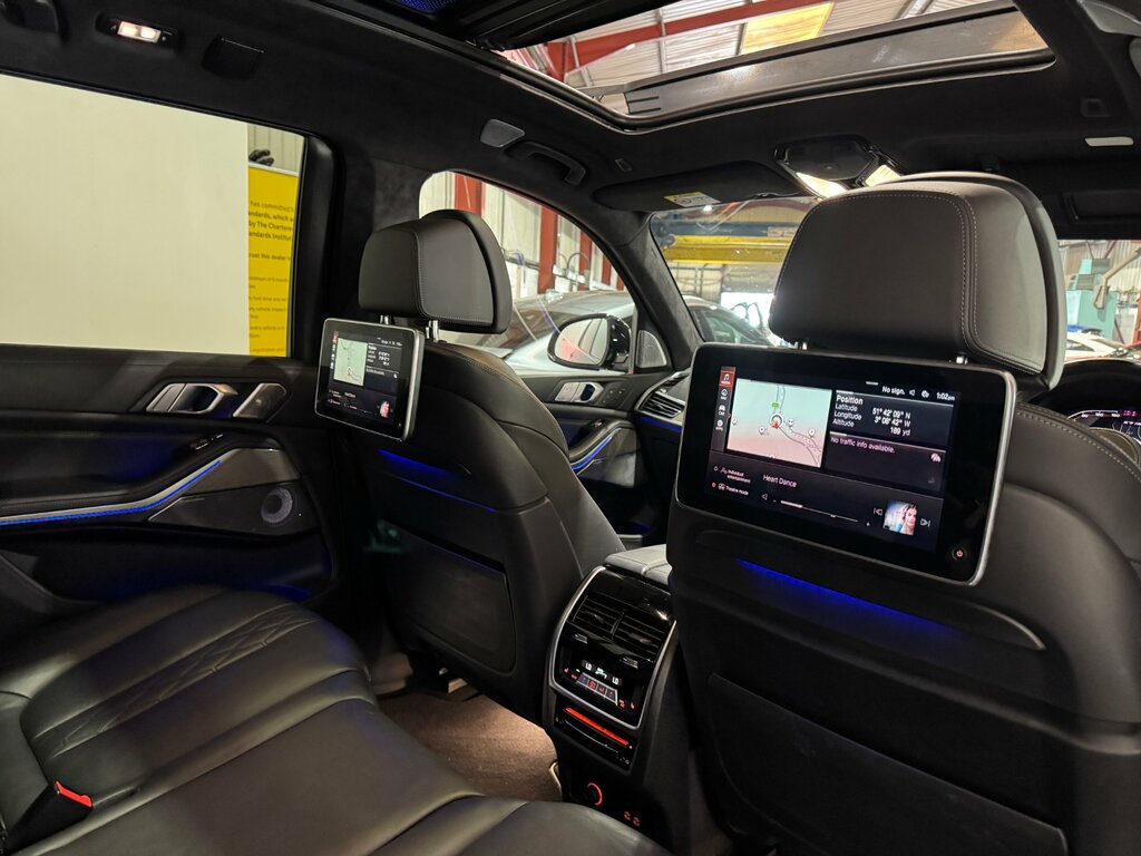 BMW X7 X7 M50d Black #12