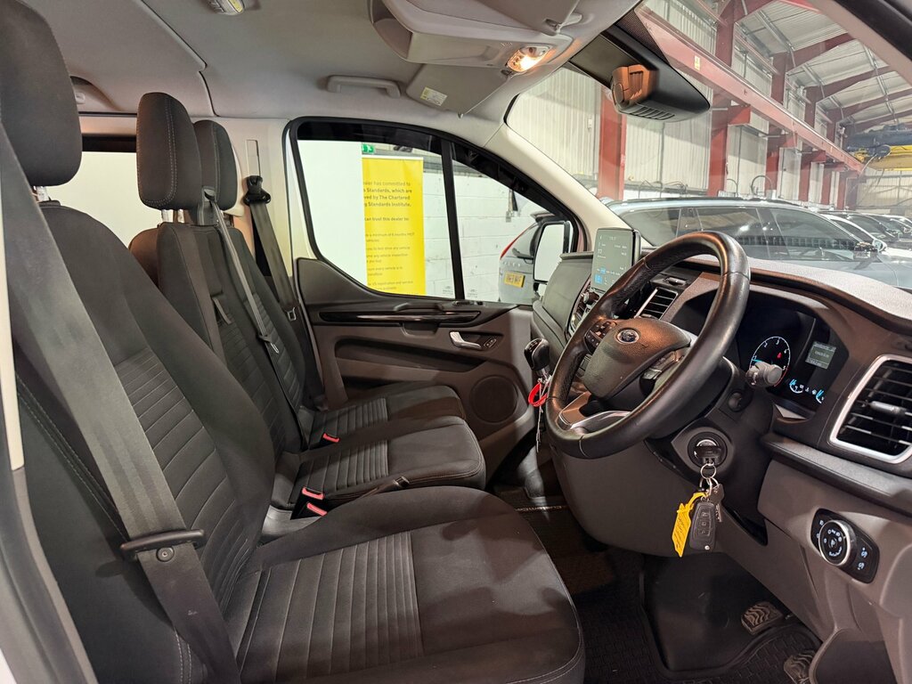 Ford Transit Custom 2.0 Tdci 130Ps Low Roof Dcab Limited Van White #4