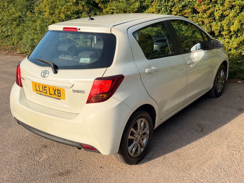 Toyota Yaris 1.0 Vvt-i Icon Euro 6 White #3