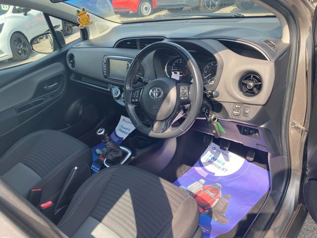 Toyota Yaris 1.0 Vvt-i Icon Hatchback Euro 6 Red #2