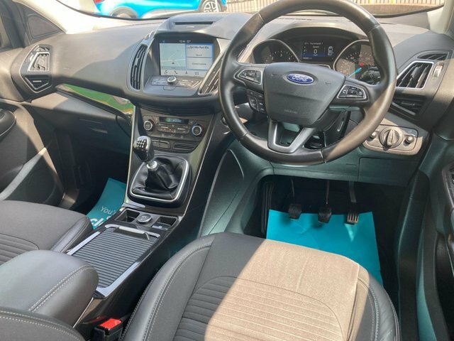 Ford Kuga Tdci Titanium Suv Red #2