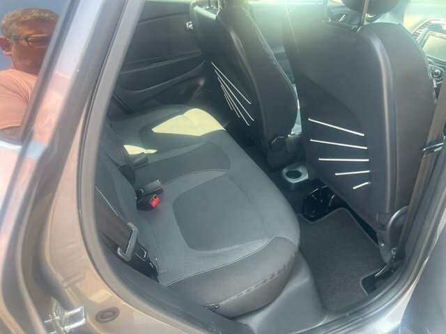 Renault Captur Dci Energy Dynamique S Grey #3