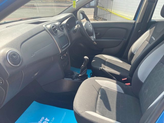 Dacia Sandero Stepway Dci Laureate Hatchback Blue