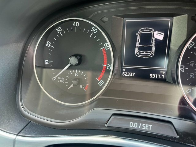 Skoda Fabia Tsi Colour Edition Hatchback Green #2
