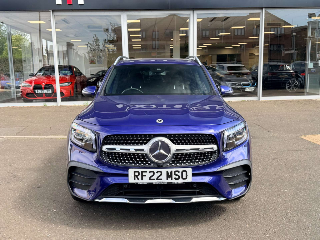 Mercedes-Benz GLB Class 200 Amg Line Premium  #3