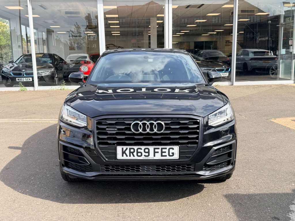 Audi Q2 Black Edition 35 Tdi Quattro 4Wd Black #2