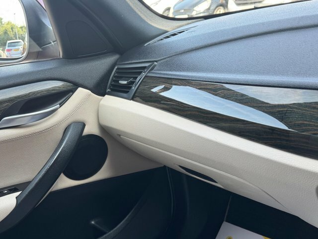 BMW X1 20D Se Black #24
