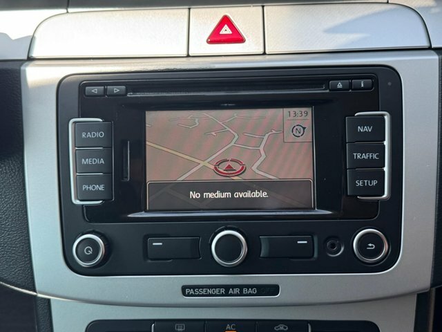 Volkswagen Passat 2.0 Tdi Black #23