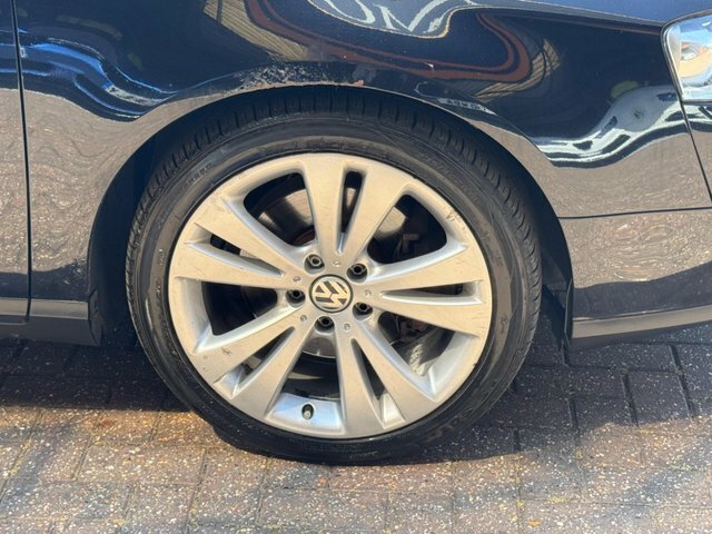 Volkswagen Passat 2.0 Tdi Black #25