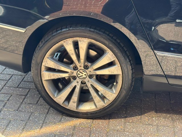 Volkswagen Passat 2.0 Tdi Black #26
