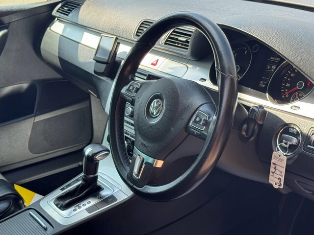 Volkswagen Passat 2.0 Tdi Black #13