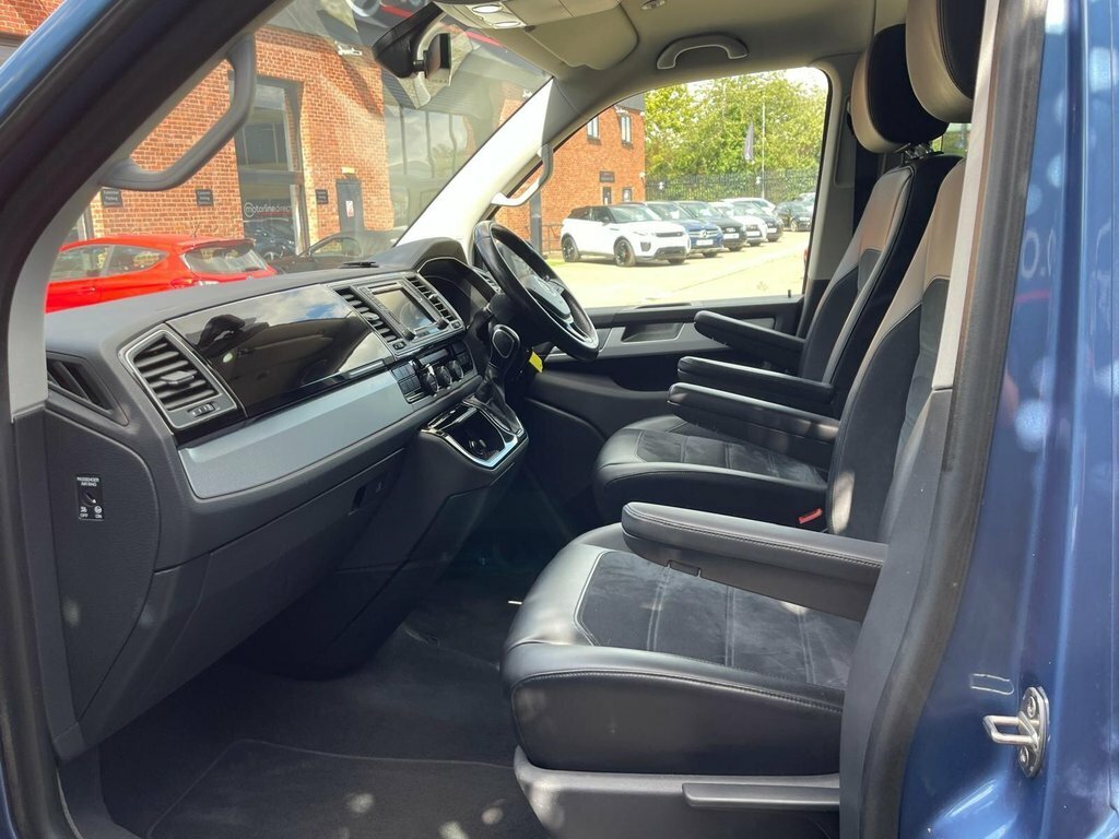 Volkswagen Caravelle 2.0 Tdi Bluemotion Tech 150 Executive Dsg Black #13