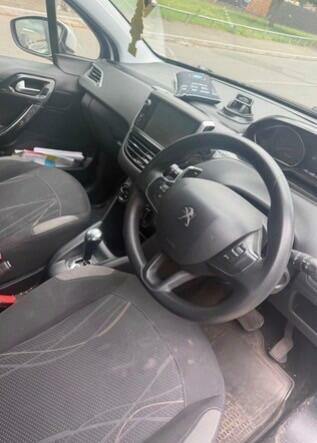 Peugeot 208 1.4 E-hdi Active Egc Euro 5 Ss White #5