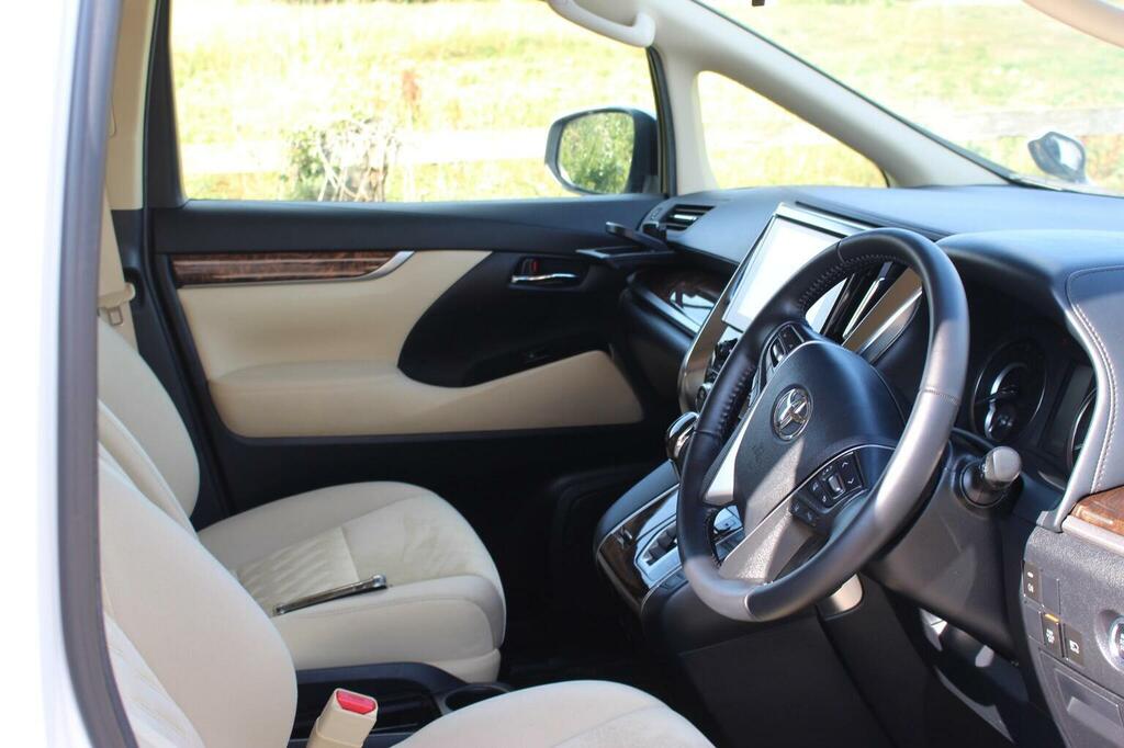 Toyota Alphard Petrol White #3