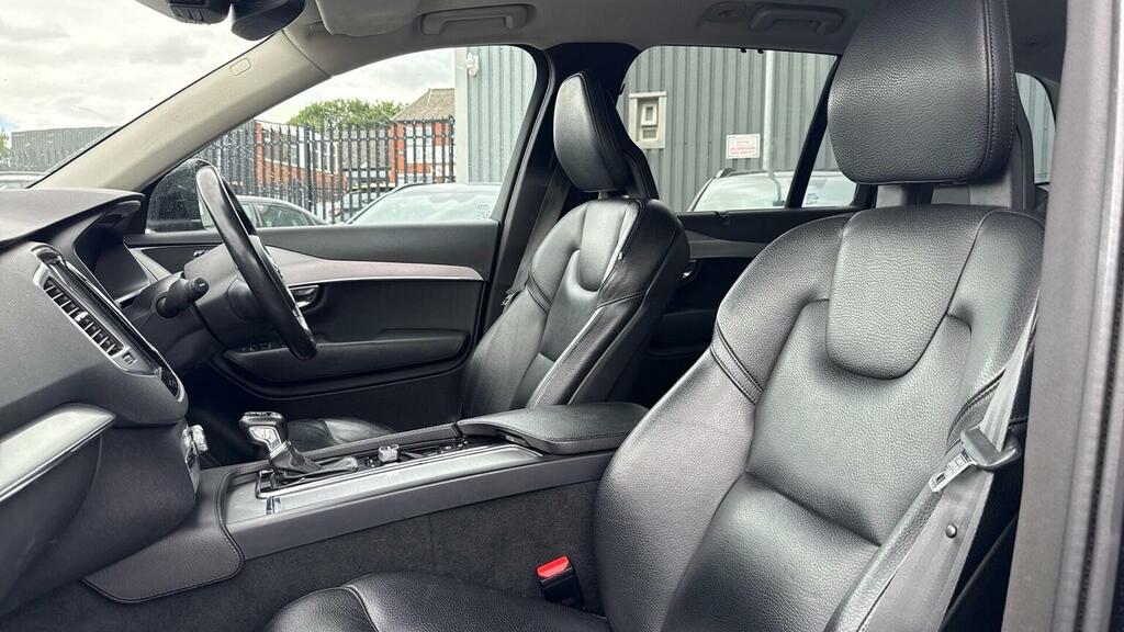 Volvo XC90 2.0 D5 Momentum Geartronic 4Wd Euro 6 Ss Black #4