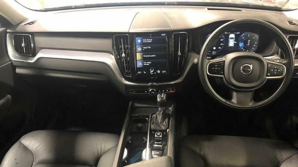 Volvo XC60 2.0 D4 Momentum Pro Awd Euro 6 Ss Black #3