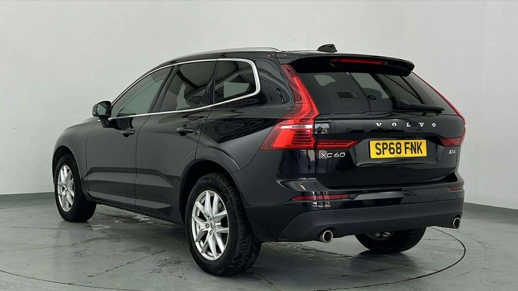 Volvo XC60 2.0 D4 Momentum Pro Awd Euro 6 Ss Black #2