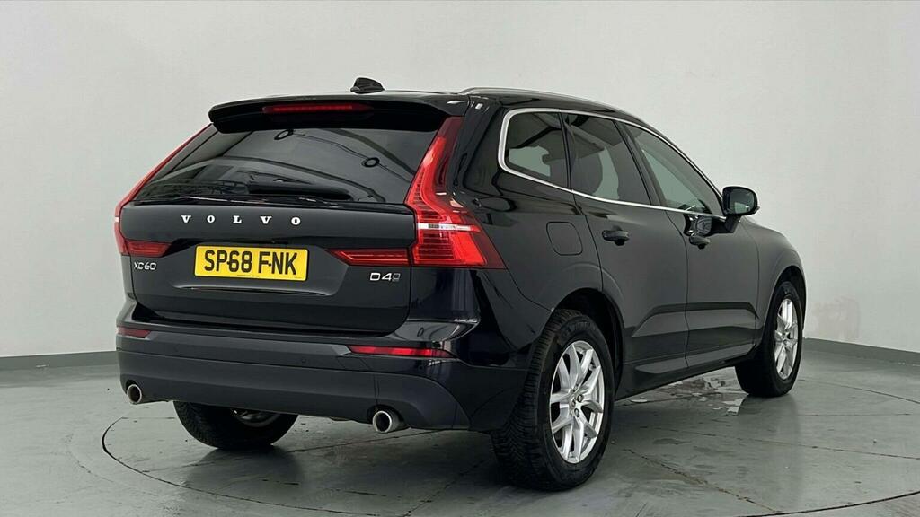 Volvo XC60 2.0 D4 Momentum Pro Awd Euro 6 Ss Black #4