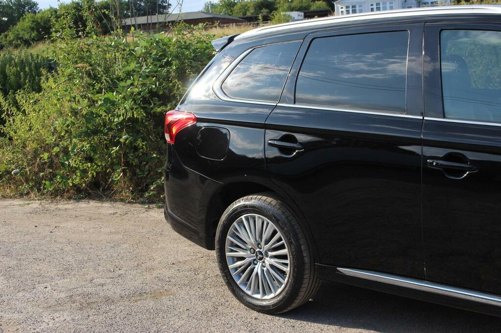 Mitsubishi Outlander Mitsubishi 4Hs Phev Cvt White #47