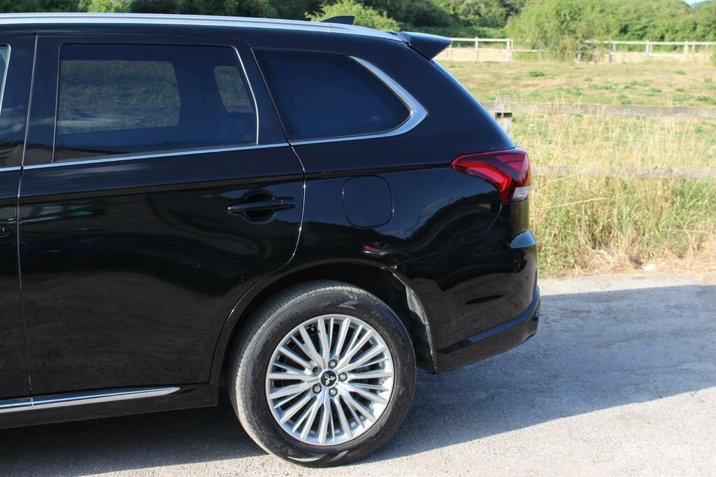Mitsubishi Outlander Mitsubishi 4Hs Phev Cvt White #10