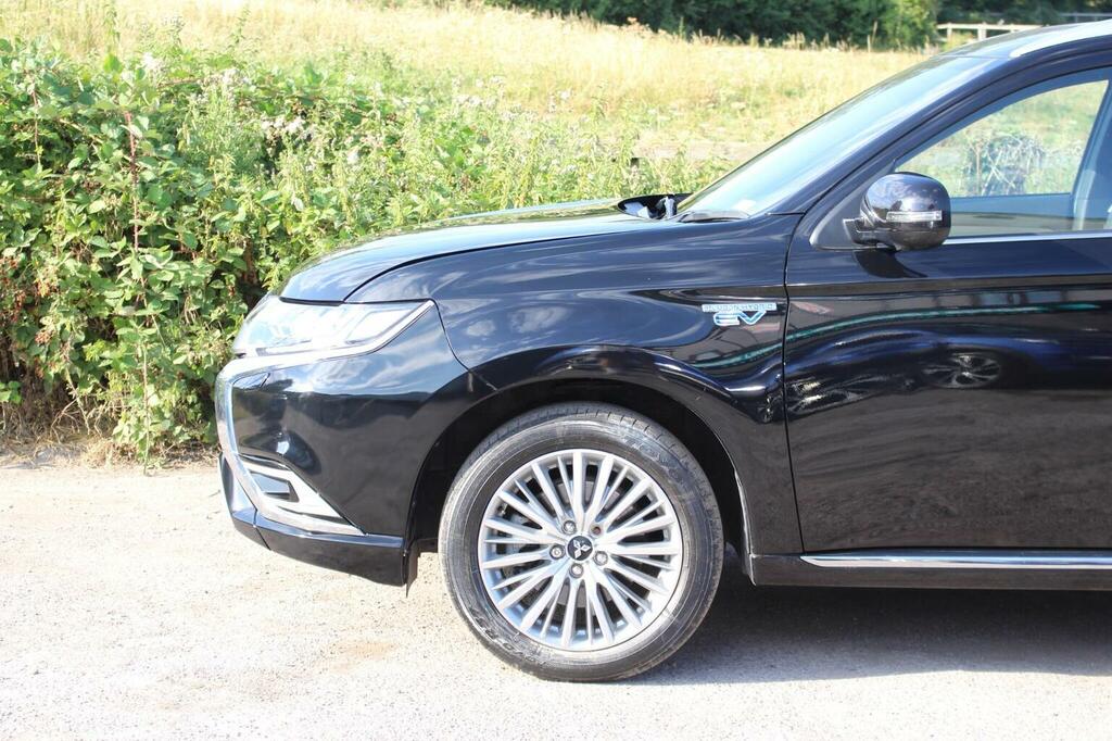 Mitsubishi Outlander Mitsubishi 4Hs Phev Cvt White #8