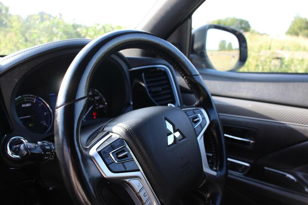 Mitsubishi Outlander Mitsubishi 4Hs Phev Cvt White #27
