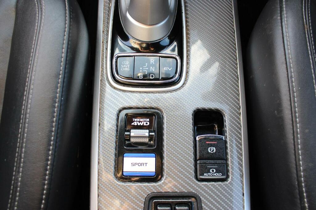 Mitsubishi Outlander Mitsubishi 4Hs Phev Cvt White #24
