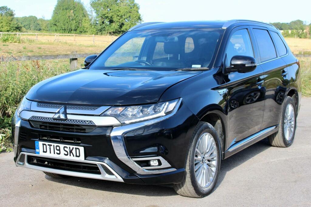 Mitsubishi Outlander 2.4H Twinmotor 13.8Kwh 4H Cvt 4Wd Euro 6 Ss Black