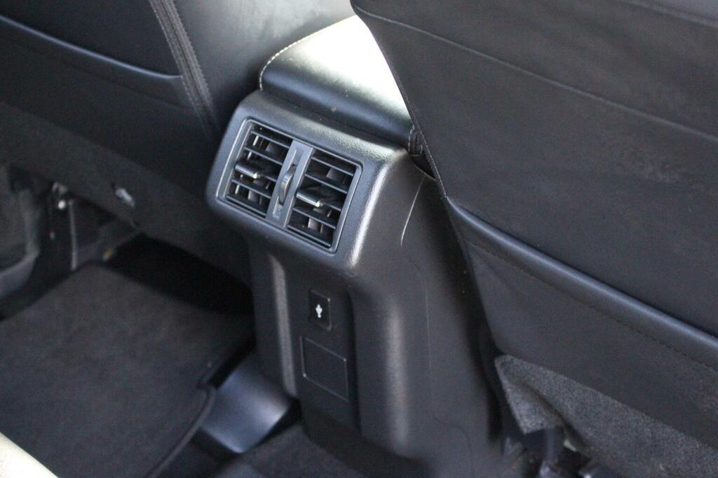 Mitsubishi Outlander Mitsubishi 4Hs Phev Cvt White #39