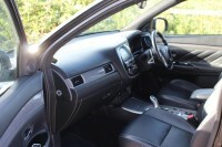 Mitsubishi Outlander Mitsubishi 4Hs Phev Cvt White #56