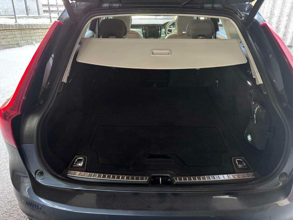 Volvo V90 D4 Momentum Pro Grey #15