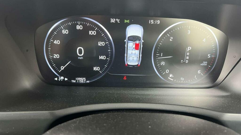 Volvo XC90 2L Momentum Black #19