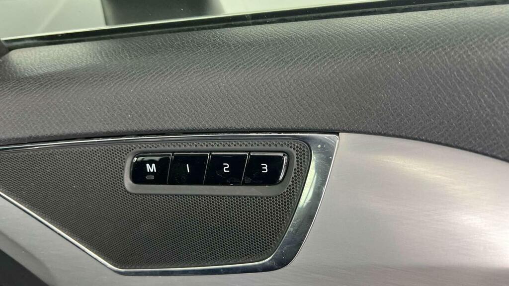 Volvo XC90 2L Momentum Black #16