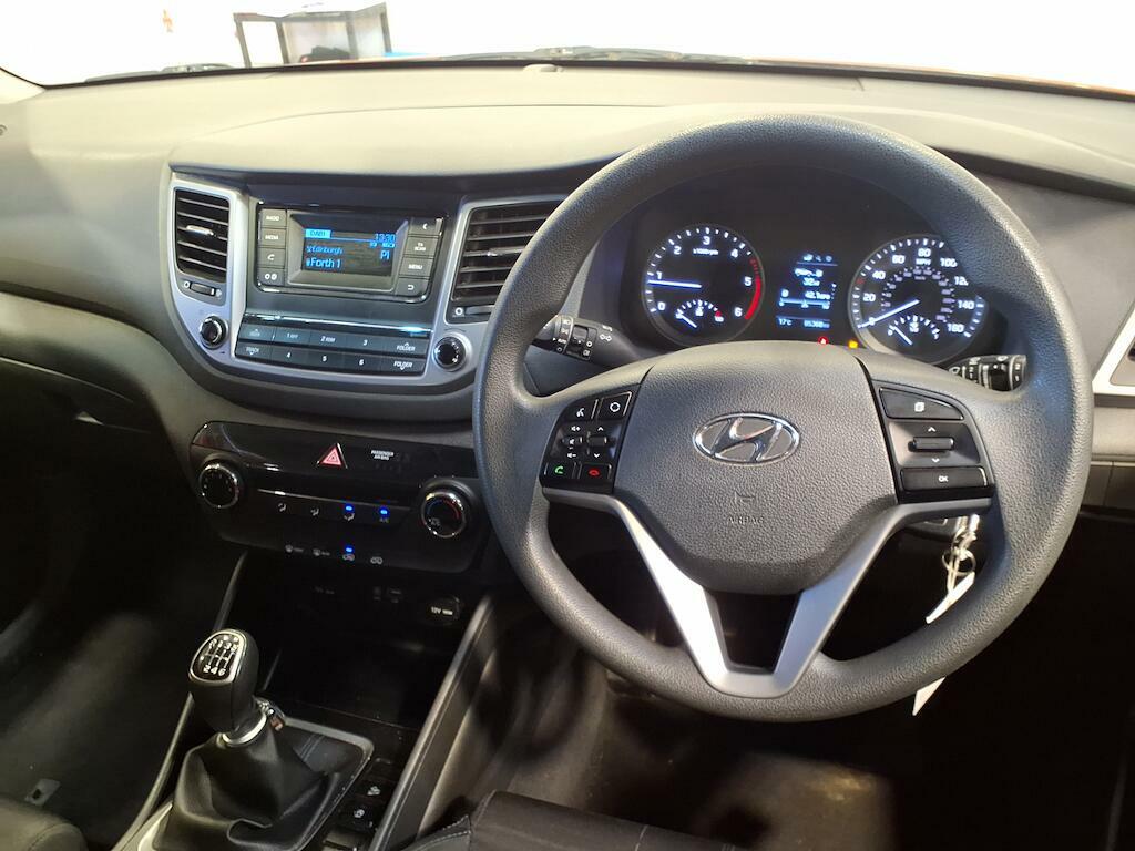 Hyundai Tucson 1.7 Crdi Blue Drive S Euro 6 Ss Brown #6