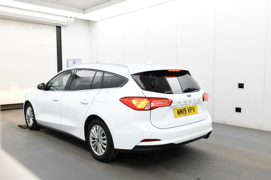 Ford Focus 1.0T Ecoboost Titanium Euro 6 Ss White #3