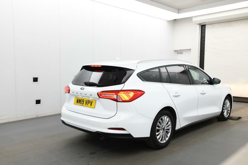 Ford Focus 1.0T Ecoboost Titanium Euro 6 Ss White #4
