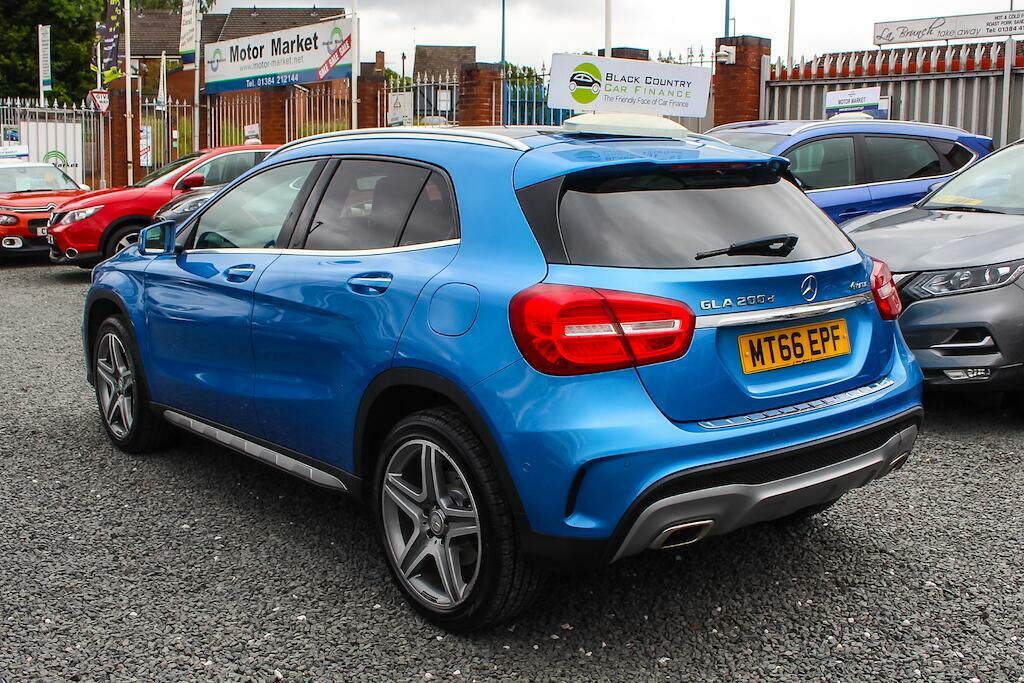 Mercedes-Benz GLA Class Amg Line Blue #5