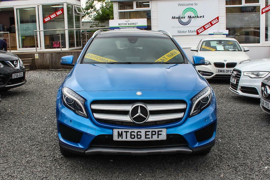 Mercedes-Benz GLA Class Amg Line Blue #2