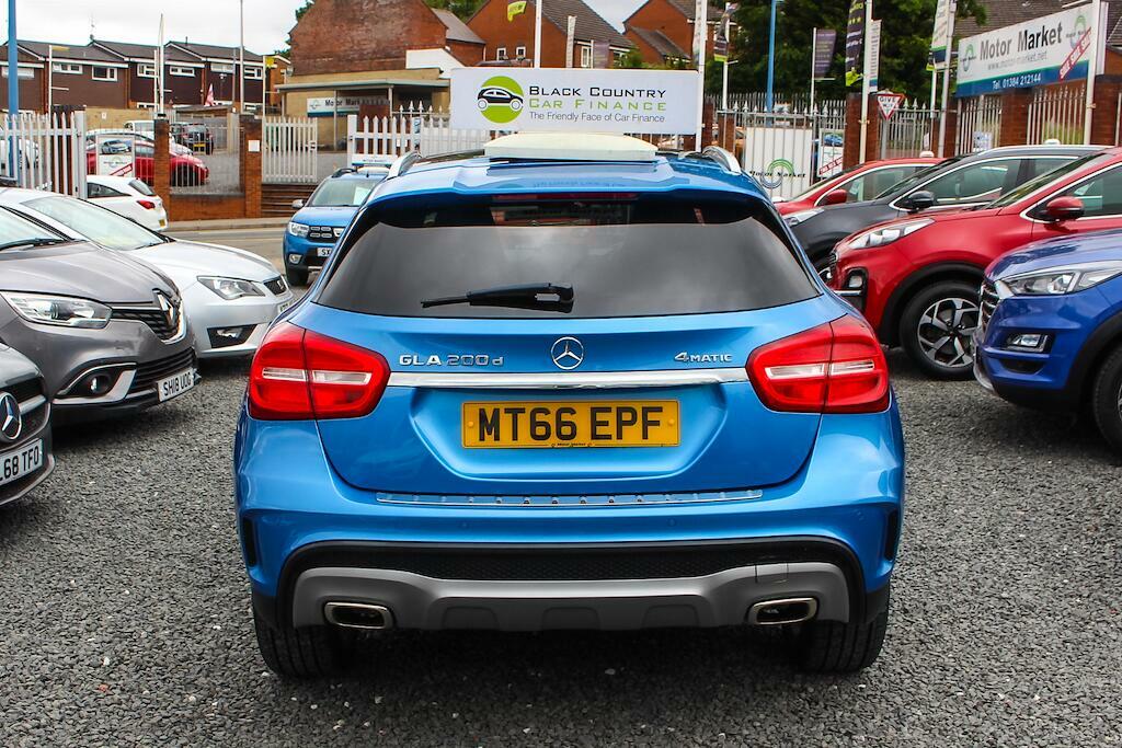 Mercedes-Benz GLA Class Amg Line Blue #6