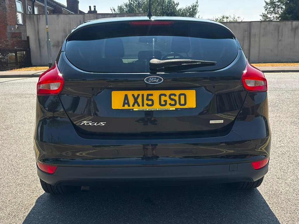 Ford Focus 1.0T Ecoboost Titanium Hatchback Black #6