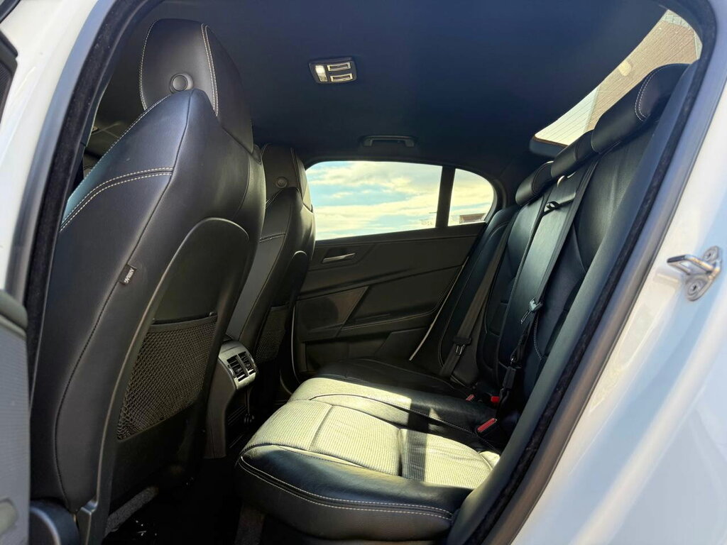 Jaguar XE 2L R-sport Black #15