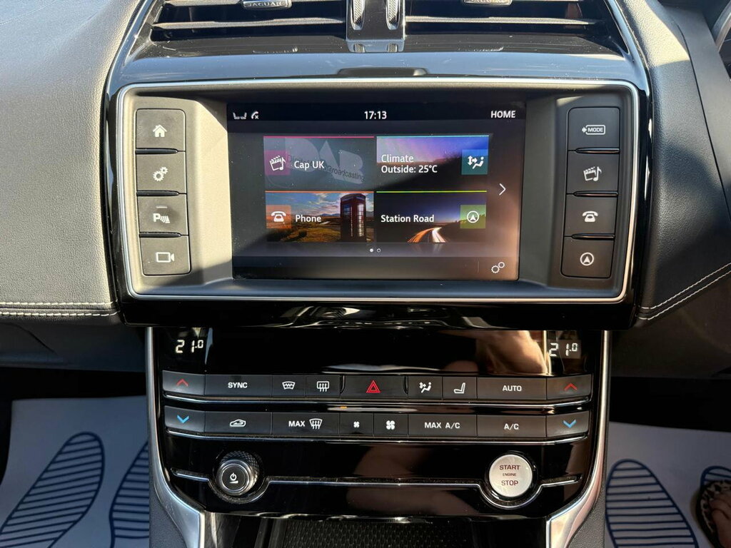 Jaguar XE 2L R-sport Black #20