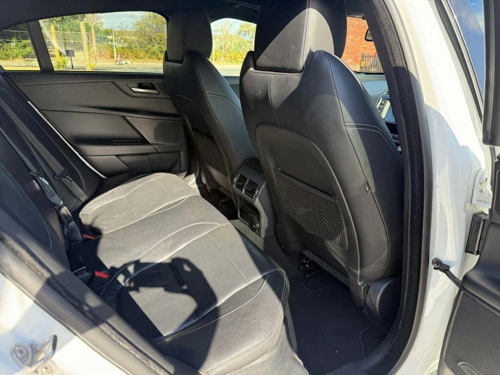 Jaguar XE 2L R-sport Black #12