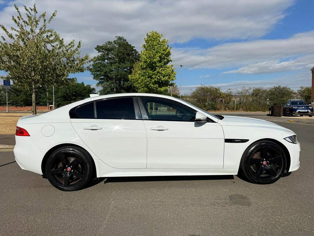 Jaguar XE 2L R-sport Black #8